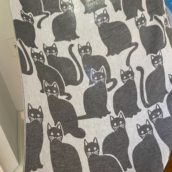 Cat’s Meow Wrap Towel Black + White Loom Weave Organic Cotton Hand Tied Tassels - Picture 11 of 15